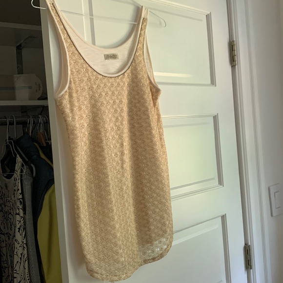 Lucky Brand two-layer tank. Golden lace top layer. Size S/M. - Picture 2 of 7